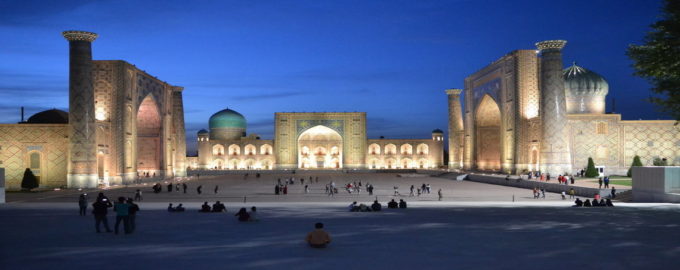 Знаменитая площадь Регистан в городе Самарканд